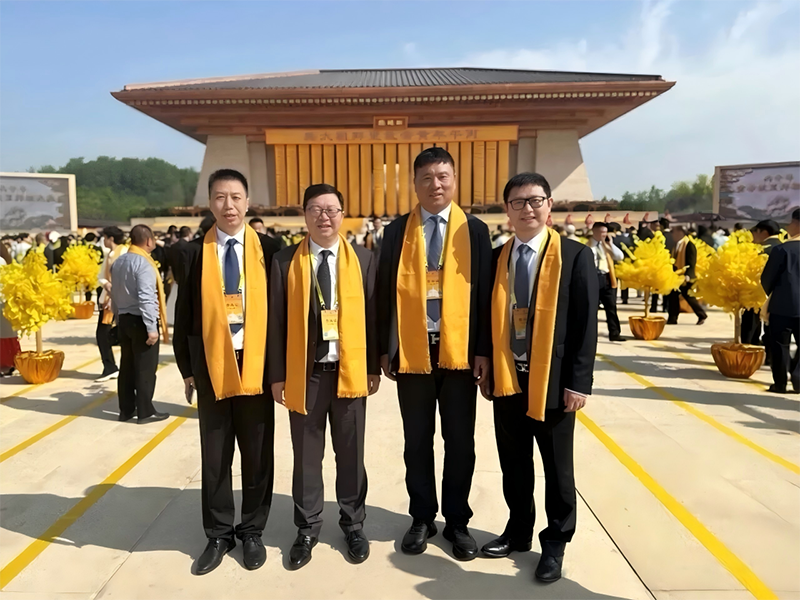 鄭定輝參加丙午年黃帝故里舉行的世界華人"三月三，祭軒轅"大型活動(dòng)
